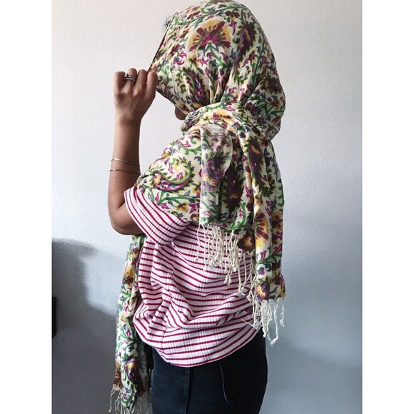 Rectangle Floral Paisley scarf long fringe beige pink cream headwrap shawl - Picture 4 of 8